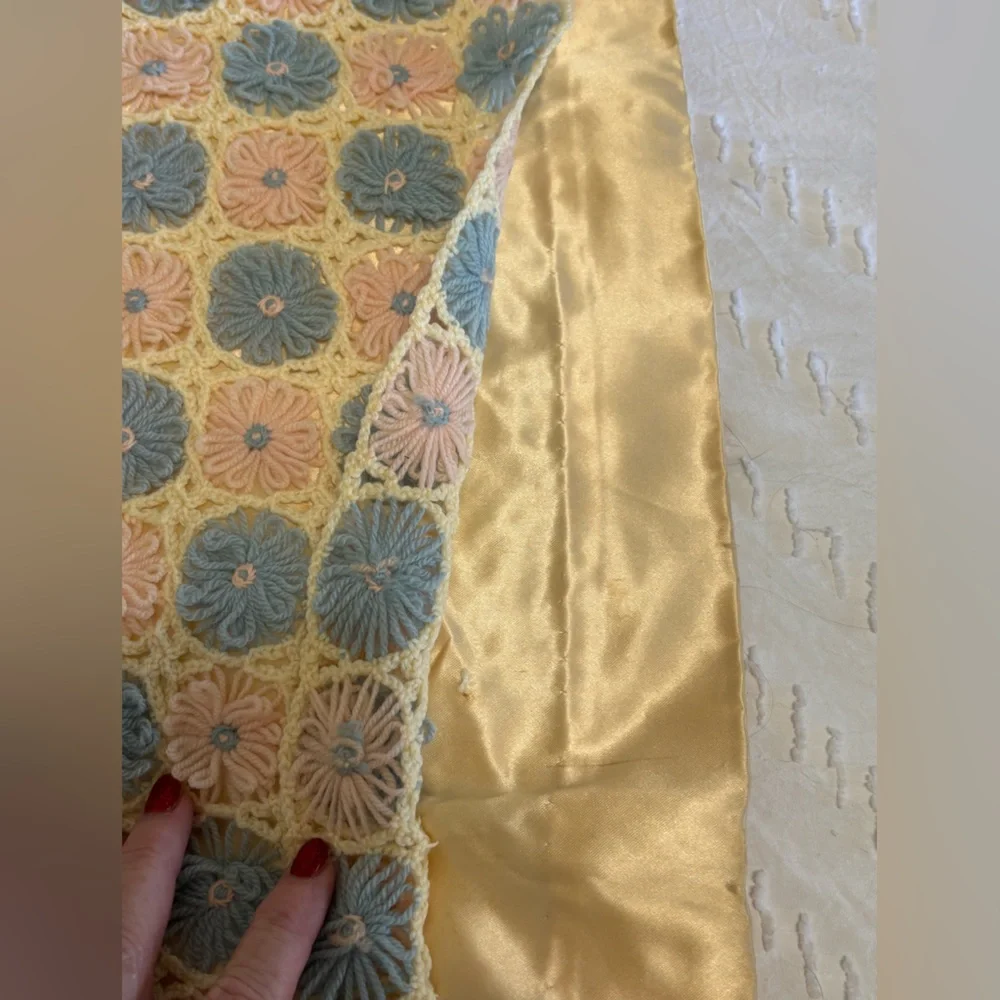 Vintage Hand Made Crochet Baby Blanket 22.5” x 34” Silk trim Pink Blue Rosettes*